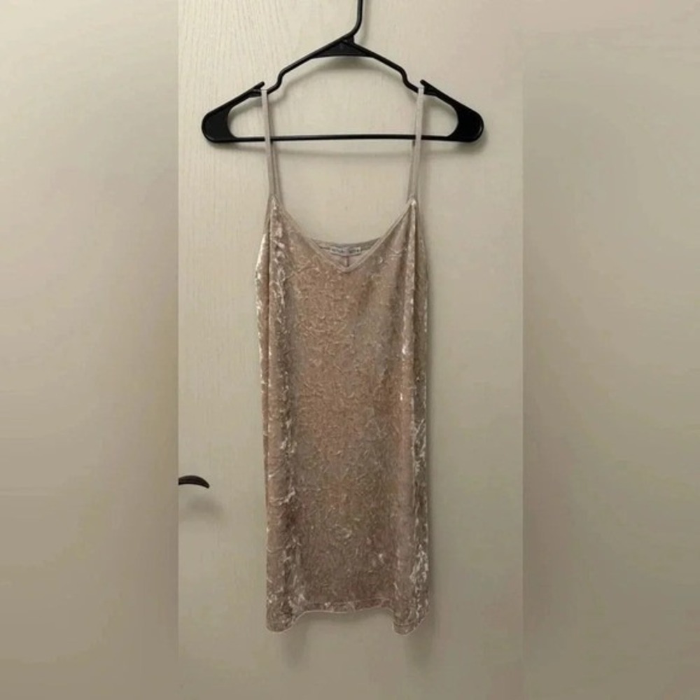 Zara Women Crushed Velvet Mini‎ Slip Dress V-Neck Spaghetti Strap Size S